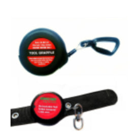 Tool grapple retractor